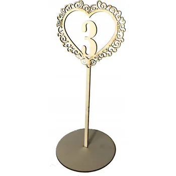 Obraz Dřevěná rustikální čísla na stoly, sada čísel, dekorace na svatbu