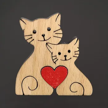 Hodiny AMADEA Dřevěná kočka a kotě se srdcem, masivní dřevo, 5 x 5 cm, český výrobek