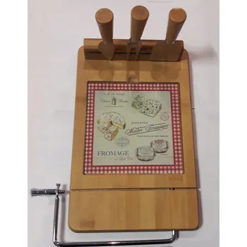 Kuchyňské prkénko PRKÉNKO NA SÝR S DRÁTEM 32 x 23,5 CM + 3 NOŽE - NUOVA R2S