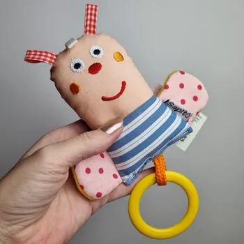 Motýlek Chrastítko Šapitó - motýlek