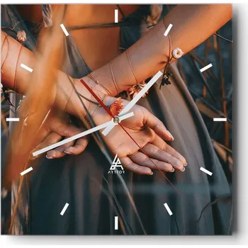 Hodiny Velké nástěnné hodiny na zeď 40x40 Žena Skleněné hodiny Čtvercové Tiché