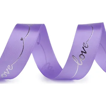 Stuha Saténová stuha s metalickým potiskem Love šíře 26 mm Varianta: 7 (462) fialová lila stříbrná, Balení: 13.5 m
