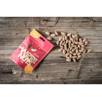 Čokoláda LYRA WE'RE NUTS MANDLE V HOŘKÉ ČOKOLÁDĚ Mandle v hořké čokoládě a kakau se sníženým obsahem cukru 100 g