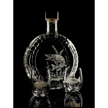 Sklenice lahev na slivovici 0,7l + 2ks likér s rytinou štiky - ručně ryté (broušené) dárková krabička, dárek pro rybáře