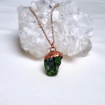 Přívěsek Chromdiopsid - přívěsek/náhrdelník AUTORSKÁ TVORBA ŠPERKŮ Z MINERÁLŮ