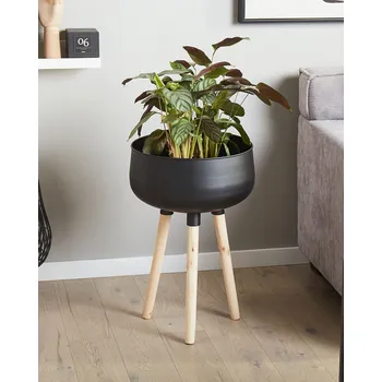 Květináč Květináč na stojanu černý kovový dřevěné nohy 35 x 35 x 55 cm venkovní vnitřní odolný proti UV záření moderní industriální styl Beliani