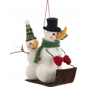 Vánoční ozdoba VÁNOČNÍ KOULE Závěsná vánoční ozdoba - Sněhulák na saních