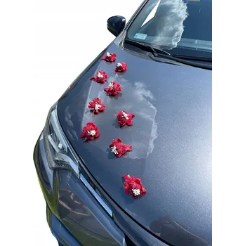 Obraz Dekorace na auto, ozdoba na auto na svatba, květiny červené