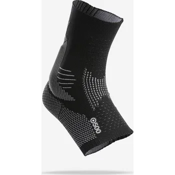 DECATHLON Ortéza na pravý/levý kotník s pěnovými výztuhami stupeň zpevnění 1 1 ČERNÁ