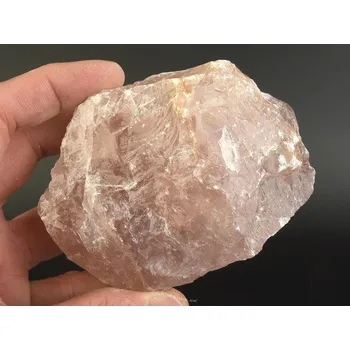 Přírodní kámen Přírodní kámen růženín 440g Madagaskar