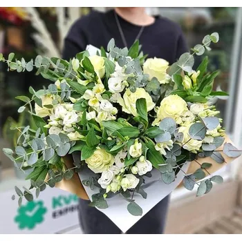 umělá květina Bílé růže s Eustomou