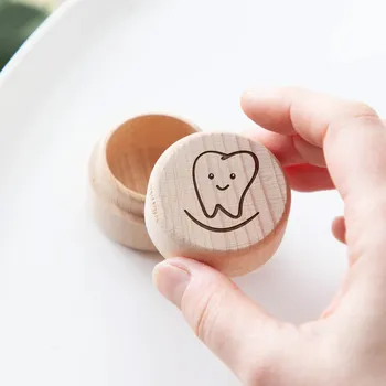 Dárková krabička Dřevia Kulatá krabička na první zoubky - Zoubek