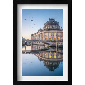 Obraz Nástěnný obraz v černém rámu s grafikou Muzea Bode v Berlíně 20x30 cm