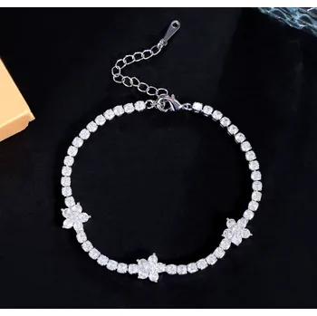 Náramek B-TOP Elegantní dámský náramek s květy stříbrná