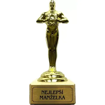 Trofej Oskar – Nejlepší manželka, zlatá soška s kovovým štítkem na mramorovém podstavci, 18 cm