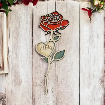 Dřevěná růže z lásky