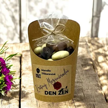 Nutworld.cz Mandle TŘÍBAREVNÉ v celofánku a kelímku 180g k MDŽ