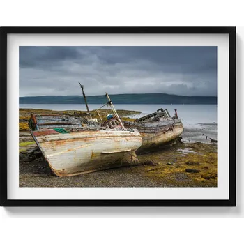 Obraz Ozdobný nástěnný obraz v rámu s grafikou Zátoka Salen Bay a lodě 80x60 cm