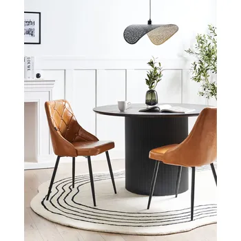 Jídelní židle Sada 2 křesel zlatohnědá ekokůže s prošívaným opěradlem a černými kovovými nohami jídelna moderní glamour styl Beliani