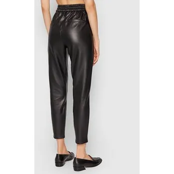 Dámské kalhoty Vero Moda Kalhoty z imitace kůže Eva 10205737 Černá Relaxed Fit L_34