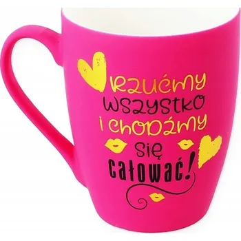 Růžový hrnek na Valentýna pro manželku