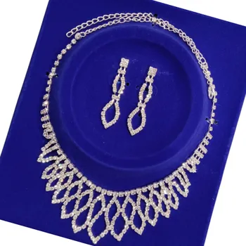 Souprava šperků Elegantní štrasová souprava