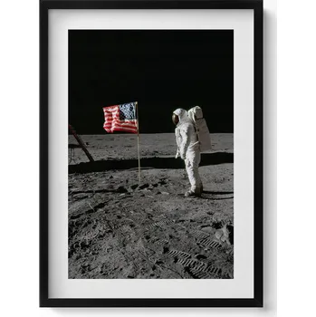 Obraz Stylový obraz v černém rámu Přistání na Měsíci - fotografie NASA 50x70 cm