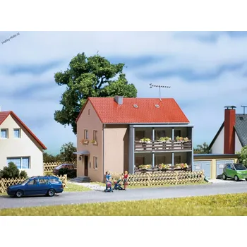 Modelová železnice Bytovky s garážemi H0/TT - Auhagen 12236