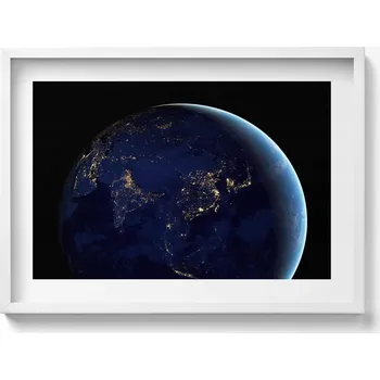 Obraz Dekorativní nástěnný obraz v bílém rámu Zeměkoule globus v kosmu 70x50 cm