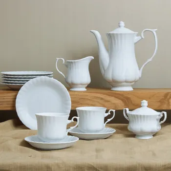 Talíř Čajovo-kávový servis Polské Fabryki Porcelany "Ćmielów" i "Chodzież" S.A. Iwona 39 ks