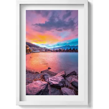 Obraz Závěsný obraz rámeček Krajina městečka v horách při západu slunce 40x60 cm