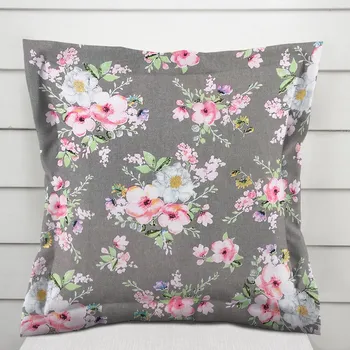 Povlak na polštářek Bavlněný povlak na polštář s lemem Sandra SA-553 Růžové květiny na šedém 50 x 60 cm