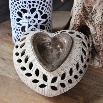 Svícen Aroma lampa keramická ve tvaru srdce Motiv: S větvičkou