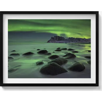 Obraz Závěsný obraz rámeček černé barvy Polární záře - zelená krajina 80x60 cm