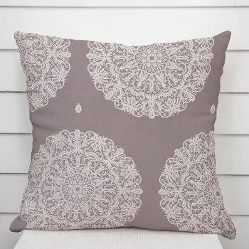 Povlak na dekorativní polštářek Bavlněný povlak na polštář Sandra SA-547 Krémové mandaly na béžovošedém 35 x 45 cm