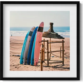 Obraz Obraz s černým rámem a grafikou na zeď Surfovací prkna na pláži 50x50 cm