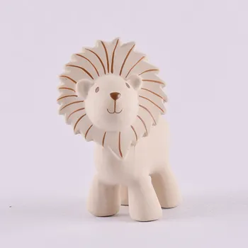 TIKIRI Safari chrastítko a kousátko z přírodní gumy - Lev