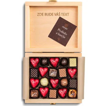 Bonboniéra Dřevěná májová krabička pralinek od srdce Další logo nebo vzkaz: ANO