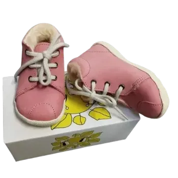 Chlapecká zimní obuv Veleta Dětské kožené capáčky zimní růžové