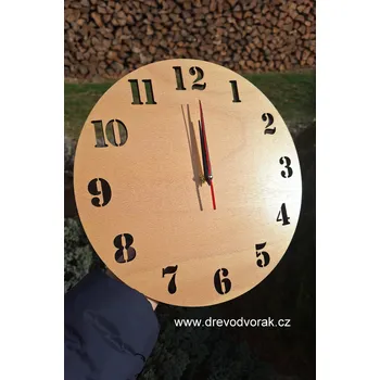 Hodiny Hodiny dřevěné nástěnné různé Velikost: 30 cm