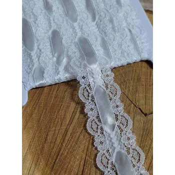 Krajka Krajka syntetická šíře 30 mm se stuhou barva bílá