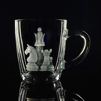 hrnek skleněný na čaj 300ml šachy, dárek pro šachistu - ručně ryté (broušené), dárková krabička