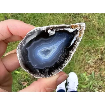 Přírodní kámen Achátová geoda s dutinkou 110g (Brazílie)