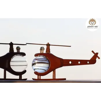 Dárkový potravinový koš LUXUSNÍ DÁRKOVÁ LÁHEV - DŘEVĚNÁ HELIKOPTÉRA - S ALKOHOLEM 40% ŠVESTKA