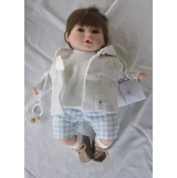 Panenka Realistické miminko - chlapeček Albín v kabátku se zajíčky od španělské firmy Marina & Pau (Petite Bunny - 40 cm)