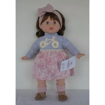 Panenka Realistická panenka- Tina v šatech s motivem jízdního kola od španělské firmy Marina & Pau (Tina Classic - 42 cm - balená v sáčku)