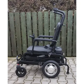 Invalidní vozík Elektrický invalidní vozík a schodolez v jednom