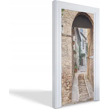 Fototapeta Ozdobná nálepka na dveře do obývacího pokoje, kuchyně nebo ložnice - Úzká ulička 95x205 cm