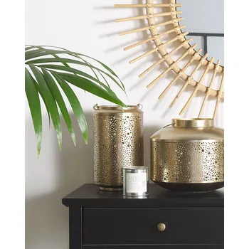 Svícen Kovová lucerna zlatá s otvory H 25 cm stojan na svíčky Beliani