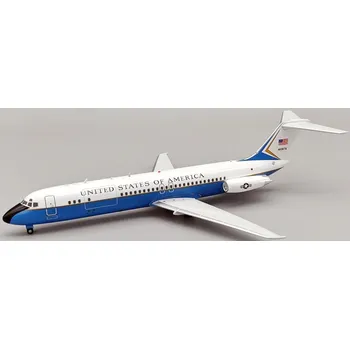 Plastikový model Inflight200 - Douglas DC-9-32CF (C-9A), United States Air Force, USA, 1/200
